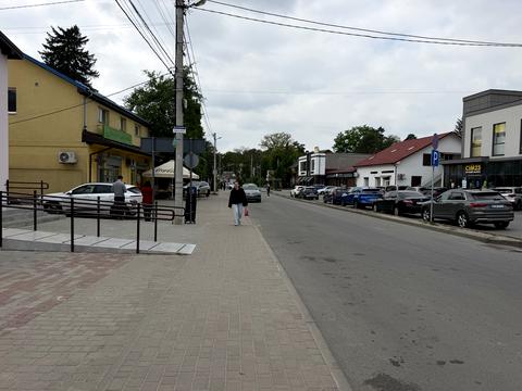 комерційна за адресою Василя Сухомлинського вул., 12
