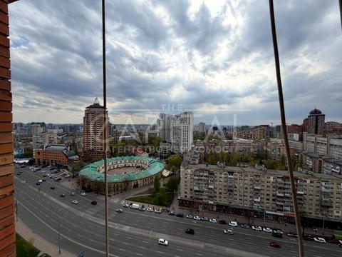 коммерческая по адресу Леси Украинки бульв., 21-А