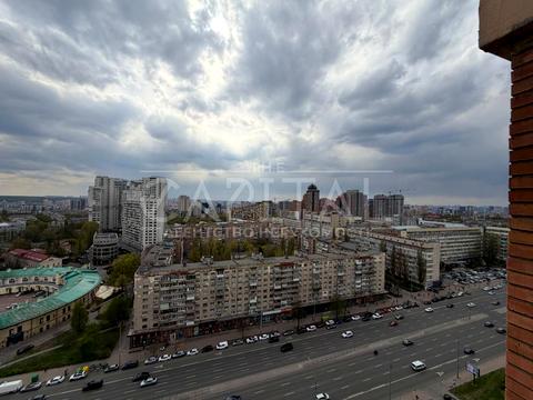 коммерческая по адресу Леси Украинки бульв., 21-А