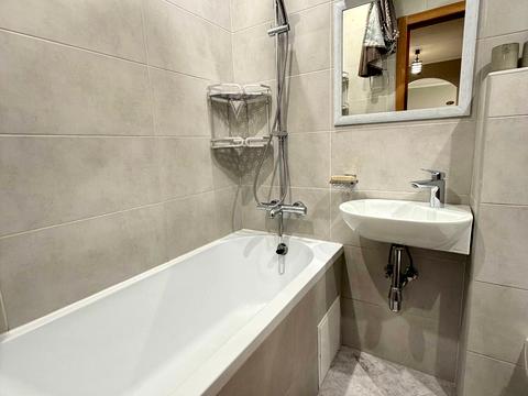 квартира за адресою Набережна Перемоги вул., 102