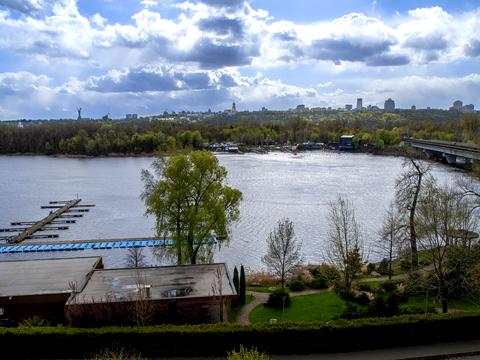 квартира за адресою Раїси Окіпної вул., 18