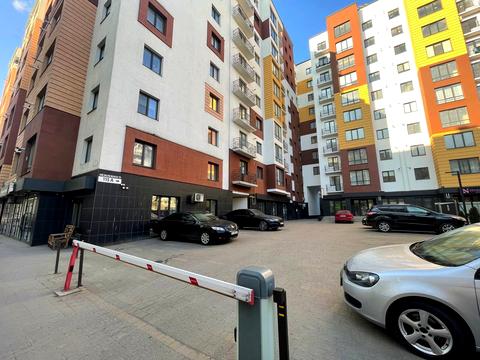 комерційна за адресою Залізнична вул., 3