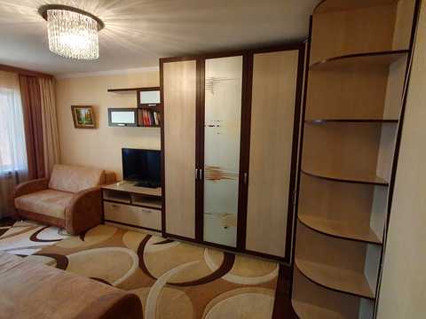 квартира за адресою Анни Ахматової вул., 14-Б