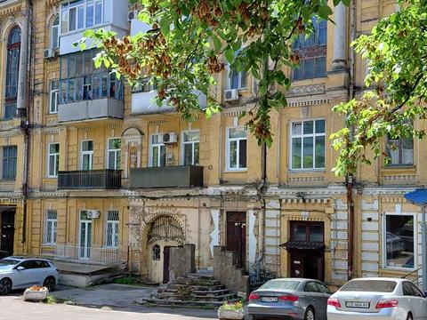 комерційна за адресою Саксаганського вул., 67