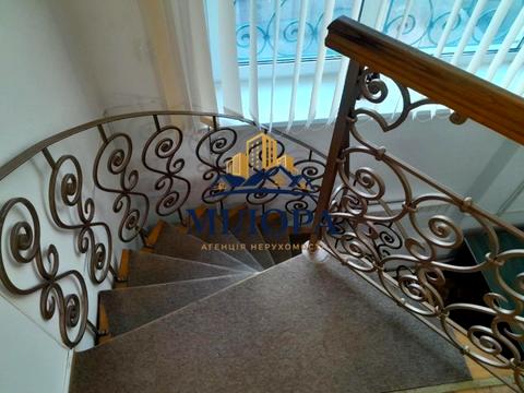коммерческая по адресу Закарпатская ул., 1