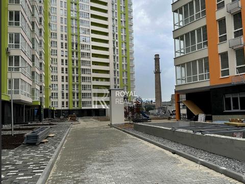 комерційна за адресою Олеся Бердника вул., 1