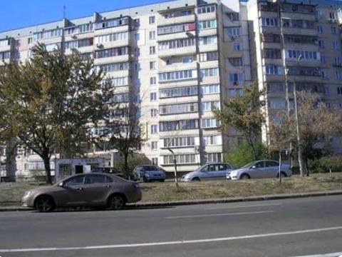 квартира за адресою Ревуцького вул., 24/4