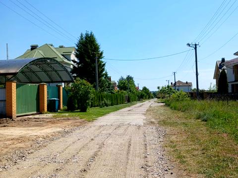 участок по адресу Квітнева, 32
