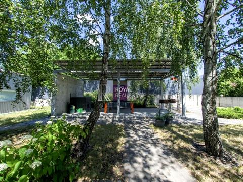 комерційна за адресою Квіткова вул., 7