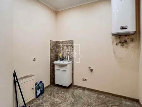 комерційна за адресою Кловський узвіз, 7a