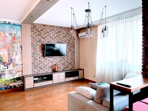 квартира за адресою Анни Ахматової вул., 30