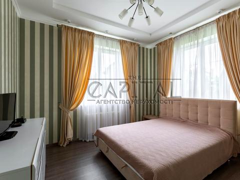 будинок за адресою вул. Космонавтів, 25