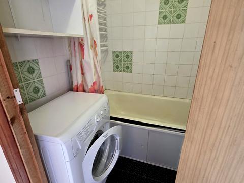 квартира за адресою Метробудівська вул., 12
