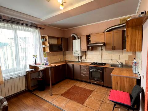 квартира за адресою Тролейбусна вул., 28