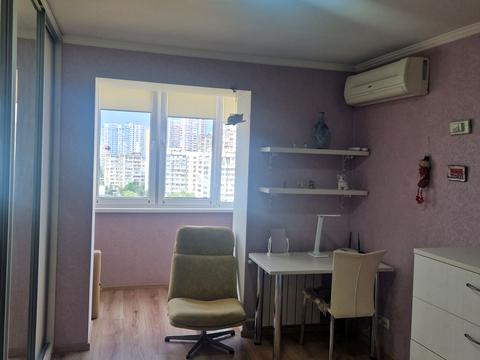 квартира за адресою Ревуцького вул., 8