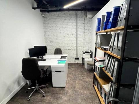 комерційна за адресою Михайла Максимовича вул. (Онуфрія Трутенка), 8