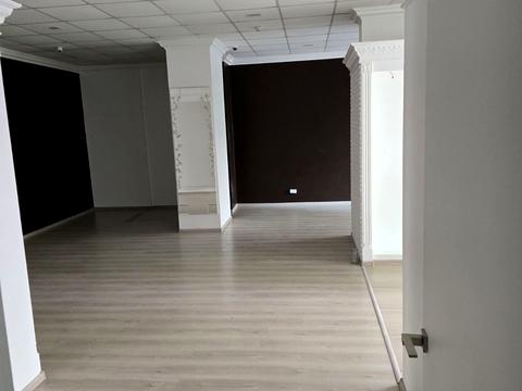 комерційна за адресою Анни Ахматової вул., 34