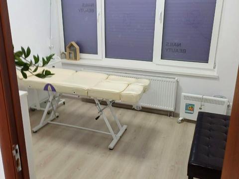 комерційна за адресою Анни Ахматової вул., 34