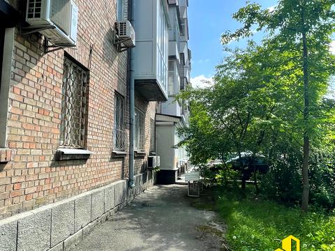 комерційна за адресою Повітряних Сил просп. (Повітрофлотський), 51