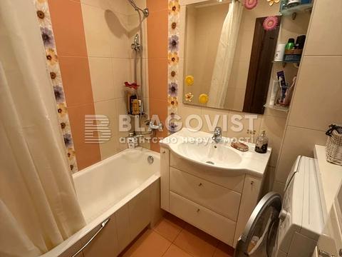квартира за адресою Академіка Булаховського вул., 38