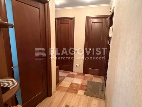 квартира за адресою Академіка Булаховського вул., 38