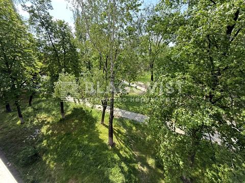 квартира за адресою Академіка Булаховського вул., 38