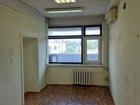 комерційна за адресою Гетьмана Павла Полуботка вул. (Попудренка), 52