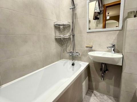 квартира за адресою Набережна Перемоги вул., 102