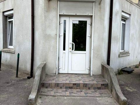 комерційна за адресою Миру вул., 51