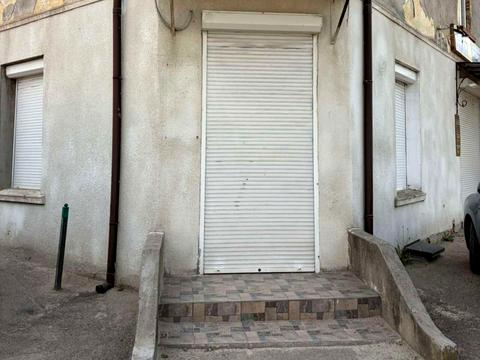 комерційна за адресою Миру вул., 51