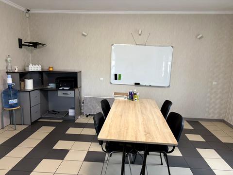 комерційна за адресою Миру вул., 51