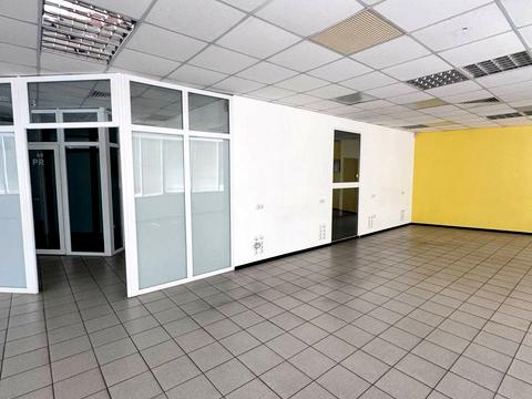 комерційна за адресою Королеви Єлизавети ІІ вул. (Глинки), 2