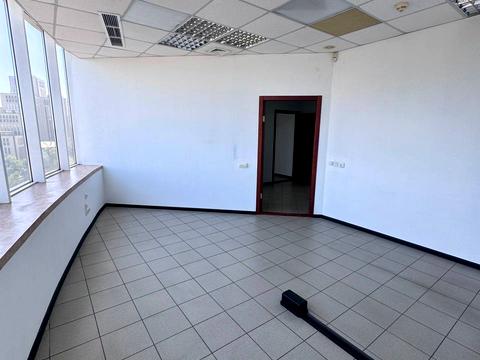 коммерческая по адресу Королеви Єлизавети ІІ ул. (Глинки), 2