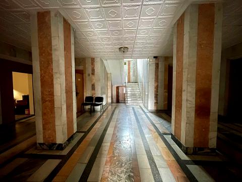 комерційна за адресою Броварська вул., 1а