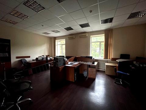 комерційна за адресою Броварська вул., 1а