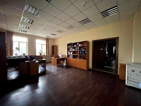 комерційна за адресою Броварська вул., 1а
