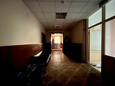комерційна за адресою Броварська вул., 1а