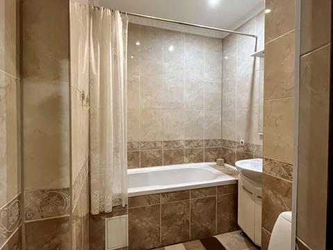квартира за адресою Анни Ахматової вул., 48