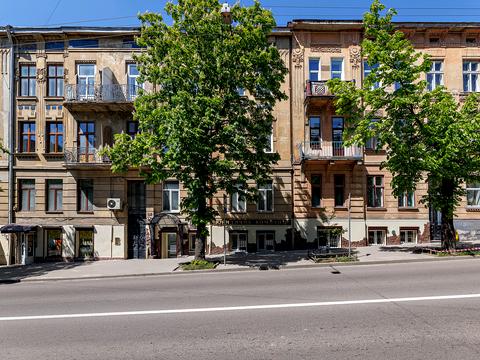 комерційна за адресою Максима Кривоноса вул., 25