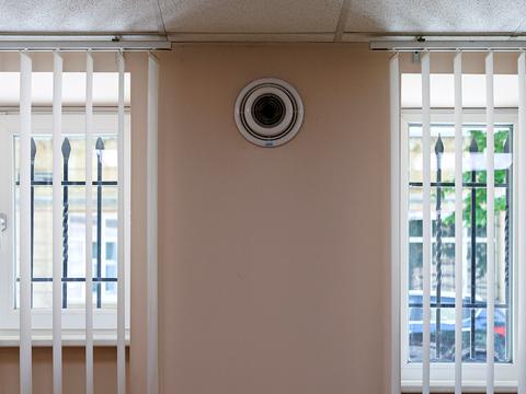 комерційна за адресою Максима Кривоноса вул., 25