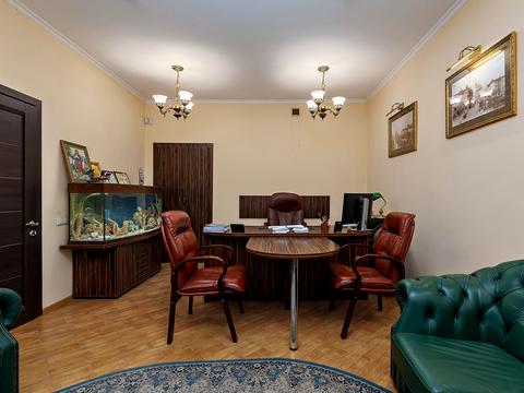 комерційна за адресою Максима Кривоноса вул., 25