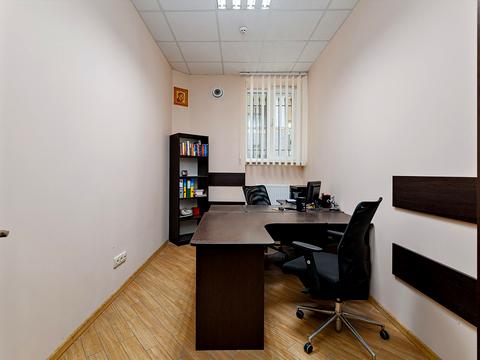 комерційна за адресою Максима Кривоноса вул., 25