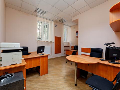 комерційна за адресою Максима Кривоноса вул., 25