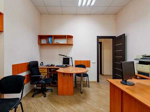 комерційна за адресою Максима Кривоноса вул., 25
