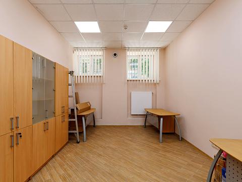 комерційна за адресою Максима Кривоноса вул., 25