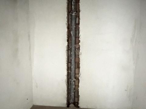 1865710916243829