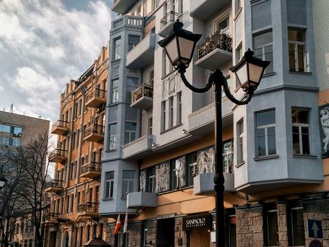 комерційна за адресою Музейний пров., 4