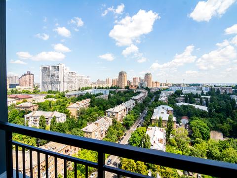 комерційна за адресою Джона Маккейна вул. (Івана Кудрі), 26