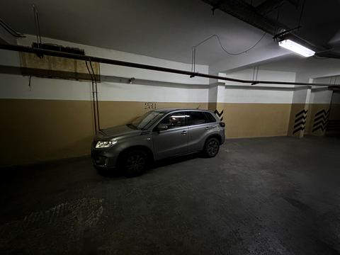паркомісце за адресою Євгена Коновальця вул. (Щорса), 36-В