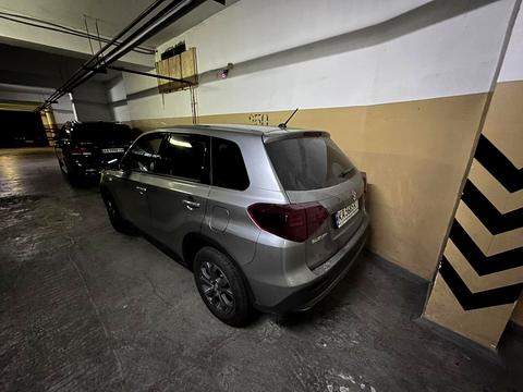 паркомісце за адресою Євгена Коновальця вул. (Щорса), 36-В